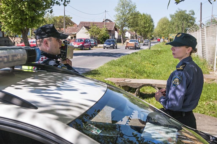 Noćna akcija policije završila izbacivanjem vozača iz Hrvatske